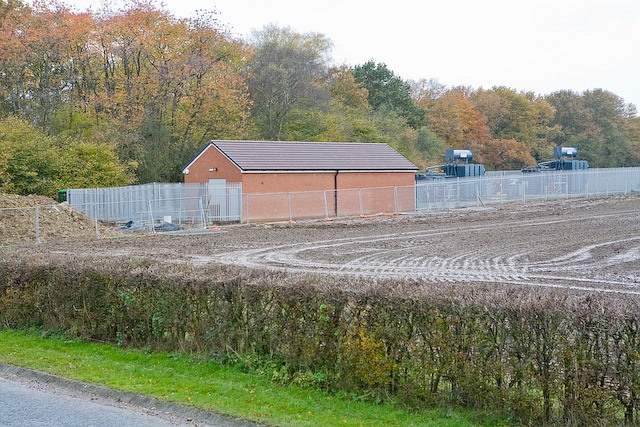 Hedge End electricity substation under construction This new 33/11 KV substation is being built next to the railway line and to Bubb Lane. It is needed to meet increased demand due to the amount of house building in the area SE of Tollbar Way. The substation will receive power at 33 KV from Netley Common by a route which is as yet unclear. The two 33 to 11 KV transformers, or rather their oil-filled cooling systems, can be seen at right. (elevated camera position)